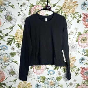 75- NWT-Lululemon Getaway Crew